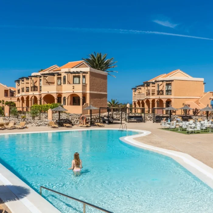 1742309324_Piscina_6.thigh